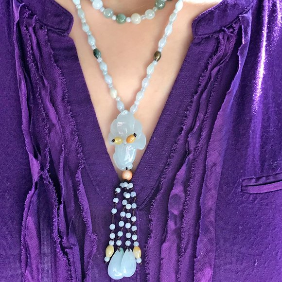 Toad Lily Flower Handmade Jade Necklace Pendant - Picture 3 of 3